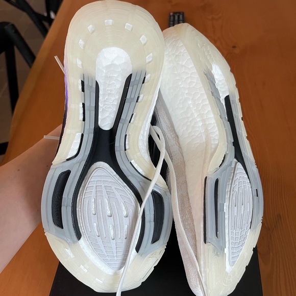 ADIDAS ULTRABOOST 21 PRIMEBLUE WOMENS 8.5 - Picture 4 of 6